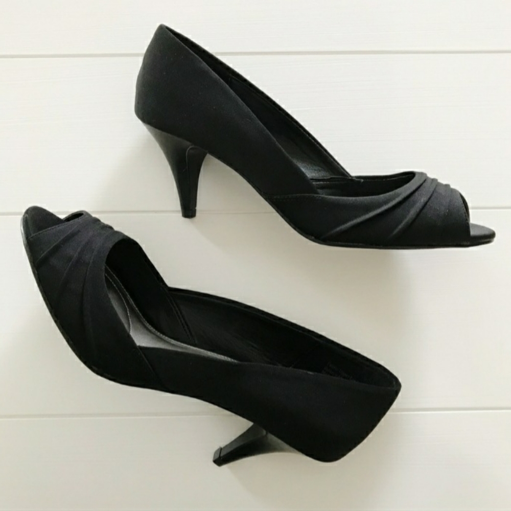 Coach and Four Black Peep Toe Kitten Heel